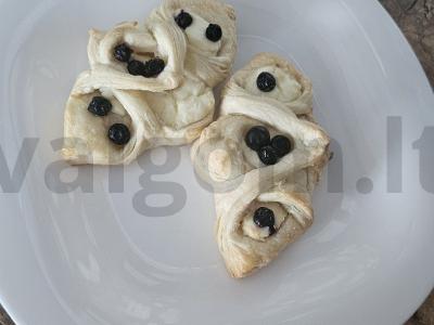 Sūrio ir mėlynių užkandžiai pagrindine nuotrauka