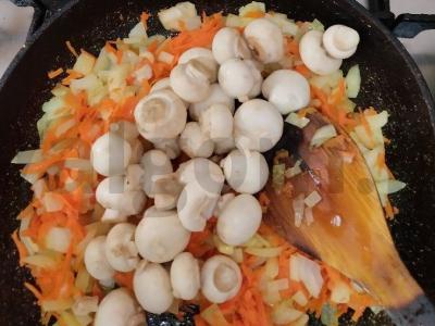 Pomidorų sriuba su kalakutiena ir mini pievagrybiais Žingsnis 6