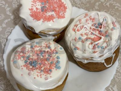 Varškės kulichas su razinomis ir vaniliniu cukrumi pagrindine nuotrauka