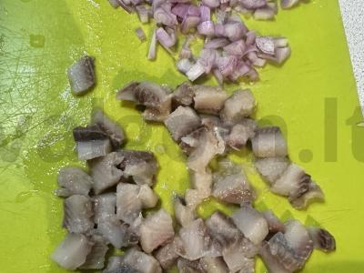 Virti daržovių salotos su silke kubeliais Žingsnis 3