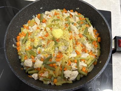 Bulguras su kalakutiena ir daržovėmis Žingsnis 11