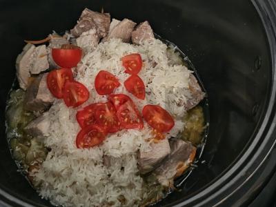 Birus plovas su pomidorais lėtoje viryklėje Žingsnis 7