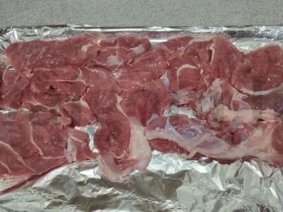 Kiauliena, kepta su ananasais ir sūriu Žingsnis 1