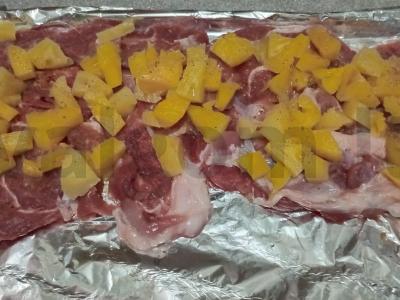 Kiauliena, kepta su ananasais ir sūriu Žingsnis 2