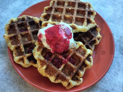 Varškės vafliai su citrusų žievele pagrindine nuotrauka