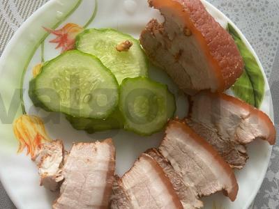 Namų karbonažas svogūnų plunksnose pagrindine nuotrauka