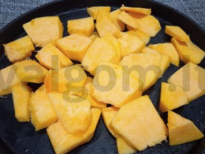 Kiaulienos šonkauliai mandarinų marinate, kepti su moliūgu, pievagrybiais ir žiediniais kopūstais Žingsnis 3