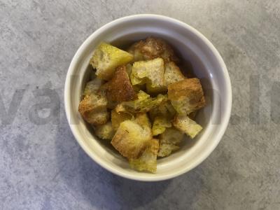 Namų sausainiai su česnaku ir avokadų aliejumi pagrindine nuotrauka