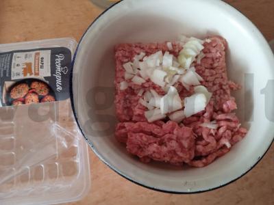 Paprikos su naminiu faršu ir žolelėmis Žingsnis 1