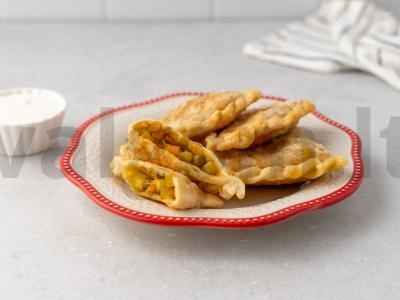 Samosos pagrindine nuotrauka