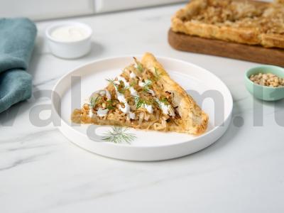 Jaunos kopūstų pyragas pagrindine nuotrauka