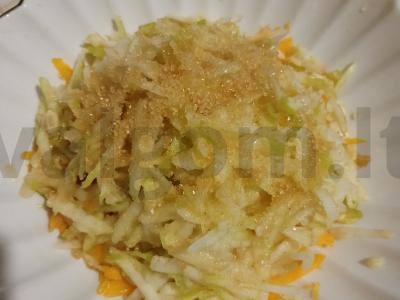 „Oranžinė“ salotų su moliūgu, obuoliais ir graikiniais riešutais Žingsnis 2