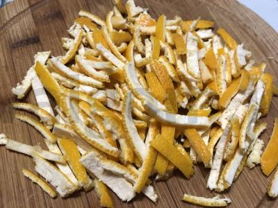 Mandarinų žievelių cukatai Žingsnis 3