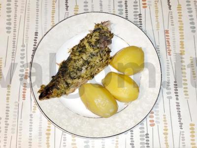 Kepta skumbrė agurkų-majonezo padaže pagrindine nuotrauka