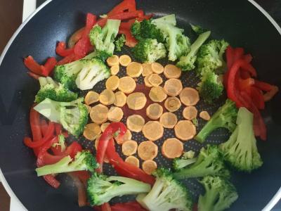 Ryžiai su daržovėmis ir granatų sirupu Žingsnis 4