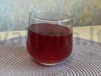 Namų kompotas iš šaldytų vyšnių pagrindine nuotrauka