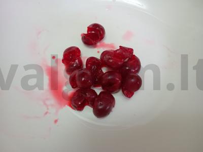 Desertas iš vyšnių, mėlynių ir grietinėlės Žingsnis 1