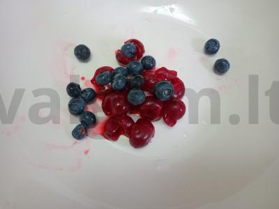 Desertas iš vyšnių, mėlynių ir grietinėlės Žingsnis 2