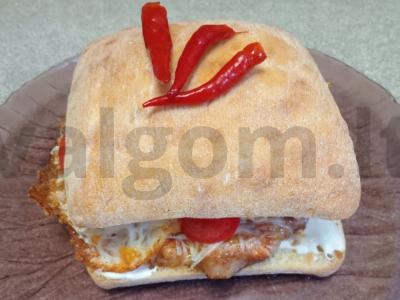 Sumuštinis su kiaulienos šniceliu pagrindine nuotrauka