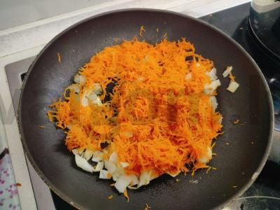 Vištienos troškinio ir bulvių sriuba Žingsnis 2