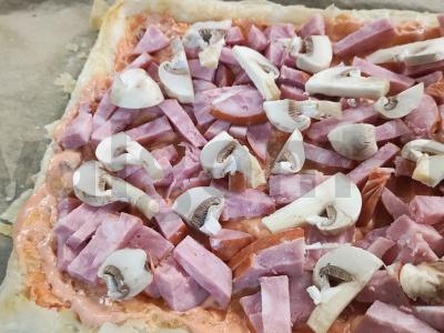 Grybų pica su pomidorais po sūriu Žingsnis 3