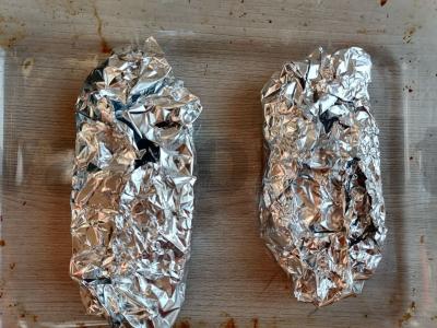 Lašiša, kepta su svogūnais, citrina ir rozmarinu Žingsnis 6