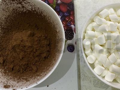 Šokoladiniai kakavos bombelės gėrimui Žingsnis 9