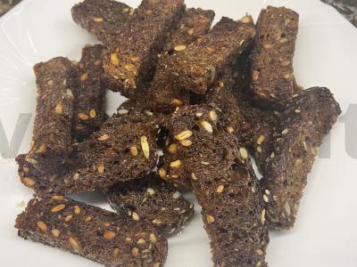 Česnakiniai skrebučiai iš Rygos duonos pagrindine nuotrauka