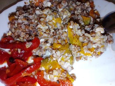 Grikių košė su moliūgu ir vištiena pagrindine nuotrauka