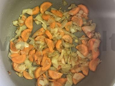 Grietinėlės sriuba-pyragas „Vištienos“ Žingsnis 2