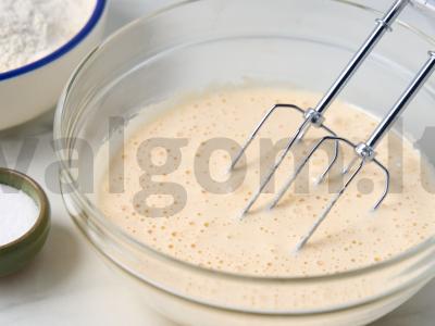 Smėlinis pyragas su varškės įdaru Žingsnis 1