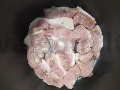 Troškinta kiauliena su pomidorų pasta lėtoje viryklėje Žingsnis 3