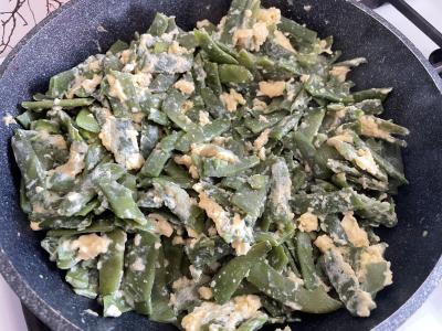 Skani žirginė pupelė su plaktu kiaušiniu pagrindine nuotrauka