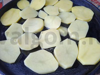 Kiaulienos šonkauliai, kepti su daržovėmis ir pipirų mišiniu Žingsnis 1