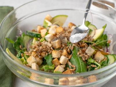 Žalias salotas su vištiena ir tartaro padažu Žingsnis 7