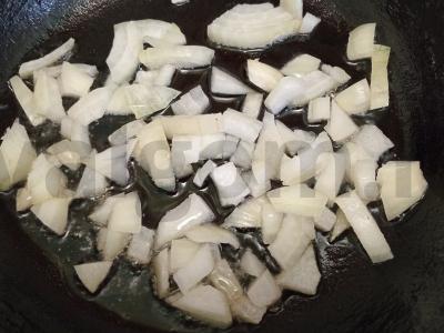 Vištienos širdelės su žirneliais ir makaronų garnyru Žingsnis 1