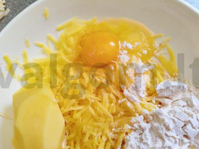 Bulvių dranikai su grietine Žingsnis 1