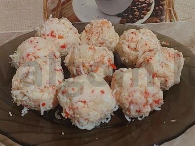 Krabų rutuliukai kaip Raffaello pagrindine nuotrauka