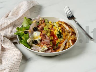 Kob salotas su vištiena pagrindine nuotrauka