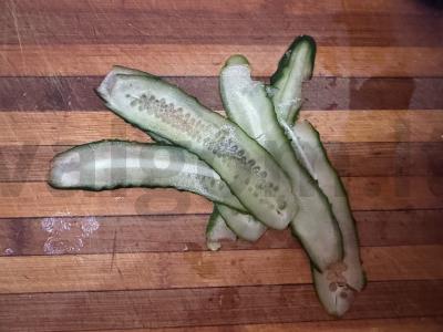 Kruasanas su upėtakiu ir šviežiu agurku Žingsnis 1