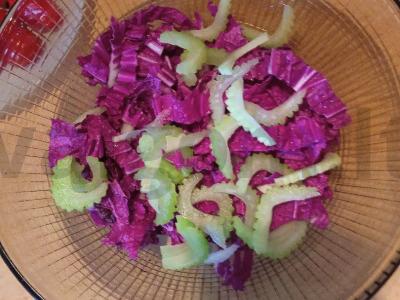 Salotas su vištienos kepenėlėmis, obuoliais ir vynuogėmis Žingsnis 6