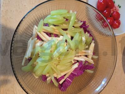 Salotas su vištienos kepenėlėmis, obuoliais ir vynuogėmis Žingsnis 8