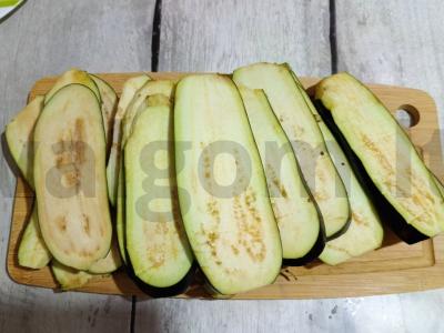 Baklažanų ritinėliai su anakardžiais Žingsnis 1