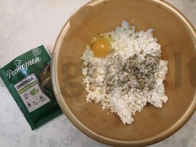 Varškės-sūrio spurgos su itališkais prieskoniais Žingsnis 3