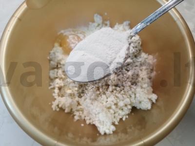 Varškės-sūrio spurgos su itališkais prieskoniais Žingsnis 4