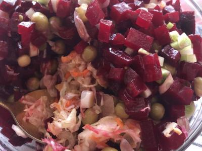 Lengvas vinigretas su raugintais kopūstais ir žaliu svogūnu Žingsnis 6