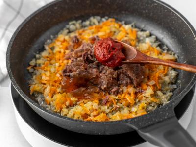 Grikių košė su jautienos troškiniu ir svogūnais Žingsnis 4