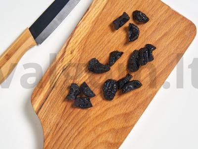 Sultinga jautiena su česnaku ir džiovintais slyvomis Žingsnis 5