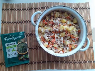 Salotas „Sodų motyvas“ su skumbre Žingsnis 4