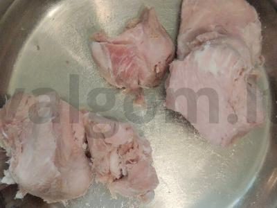 Harcho namuose su kiauliena Žingsnis 1